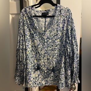 Floral cotton blouse with v neck + tassels